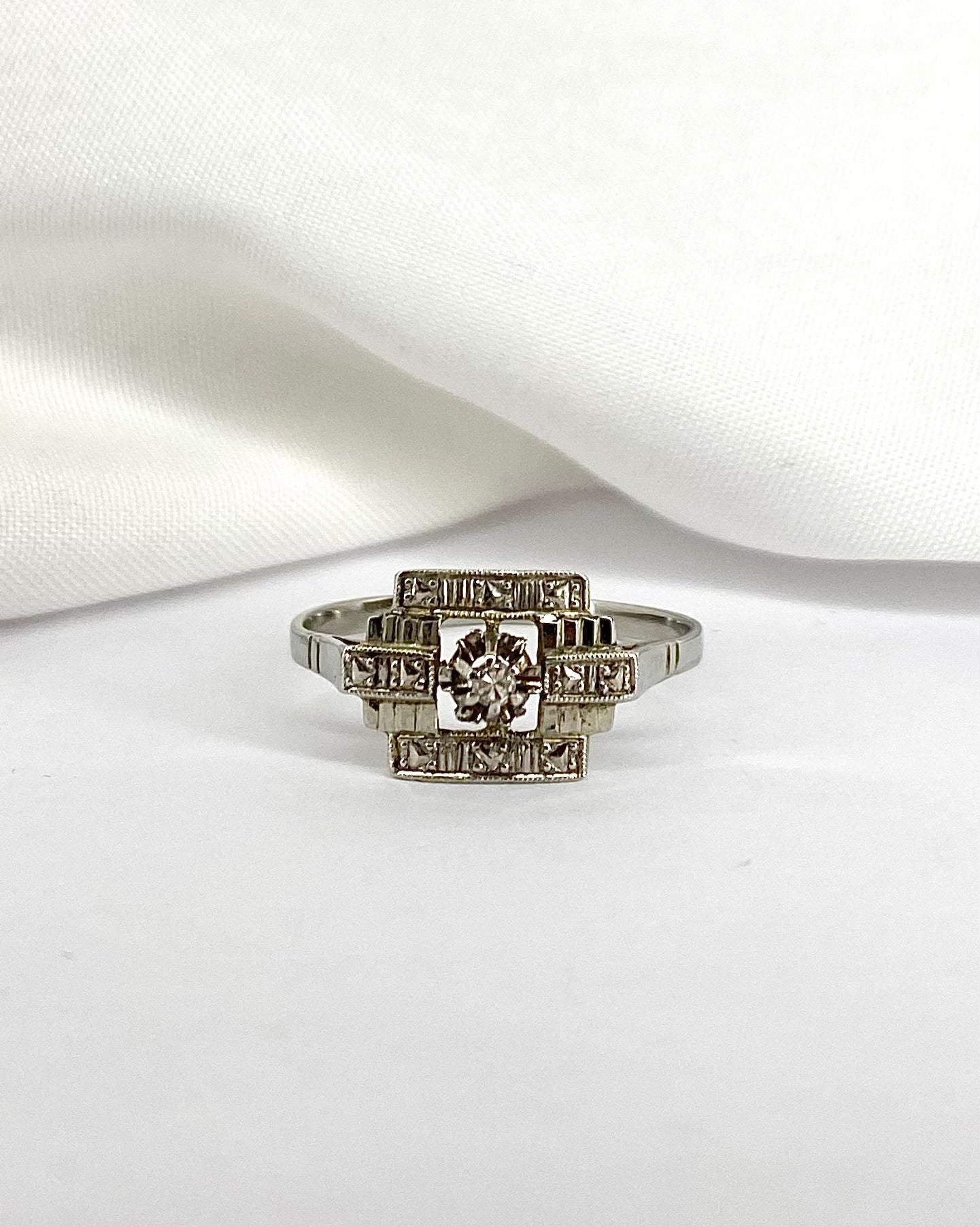 Bague Vintage Art - Déco Diamant &quot;Emeline&quot; - Elliade Paris