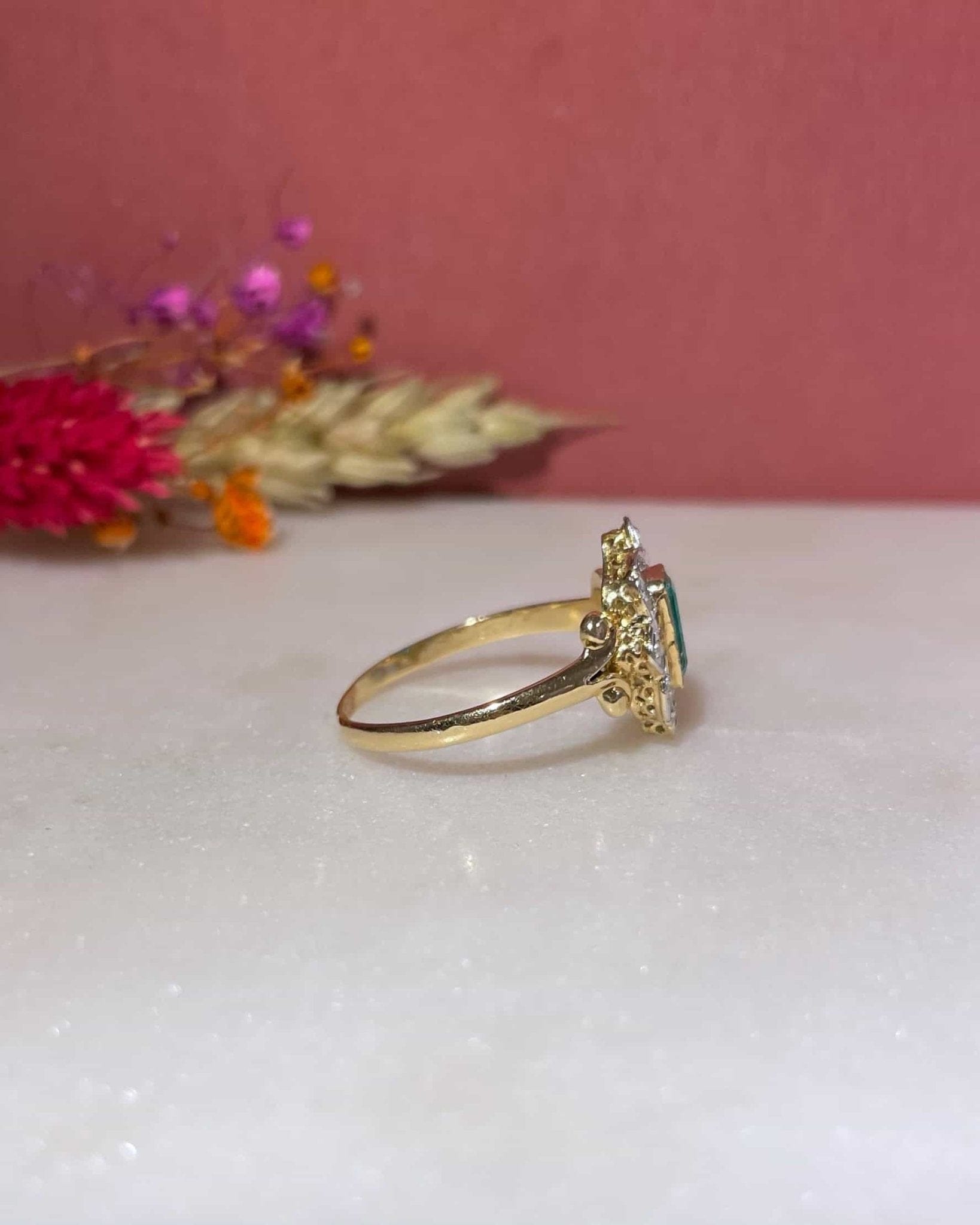 Bague vintage Art - Déco émeraude &amp; Diamants "Persia" - Elliade Paris