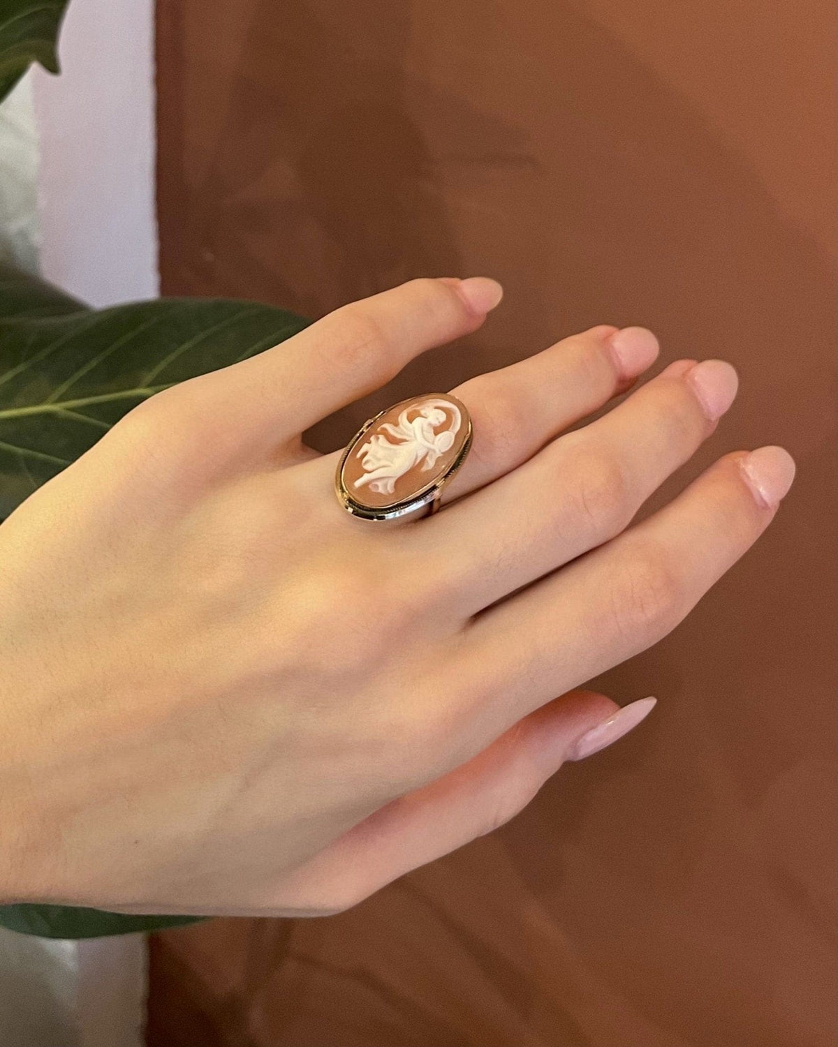 Bague Vintage Camée Coquille "Petros" - Elliade Paris