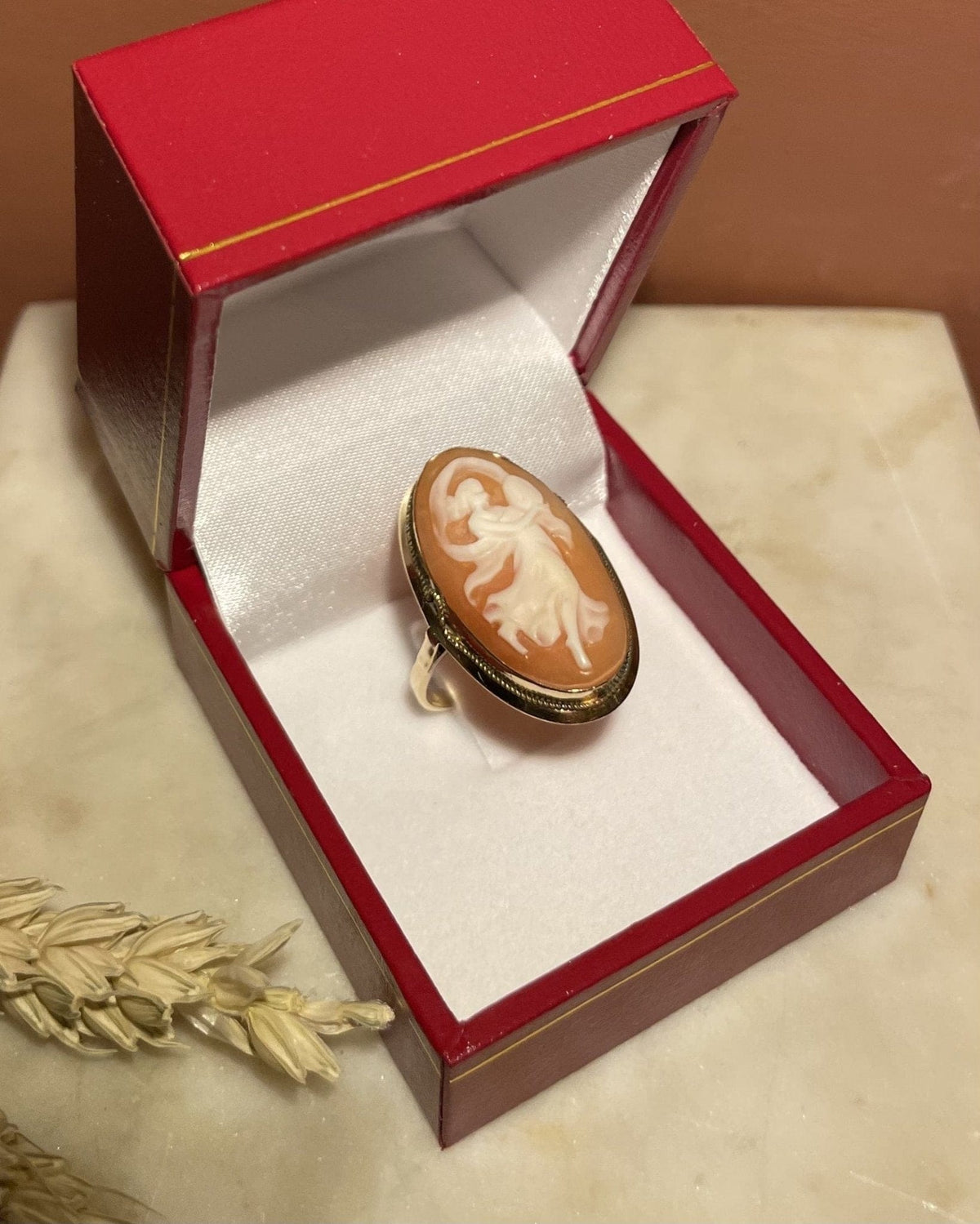 Bague Vintage Camée Coquille "Petros" - Elliade Paris