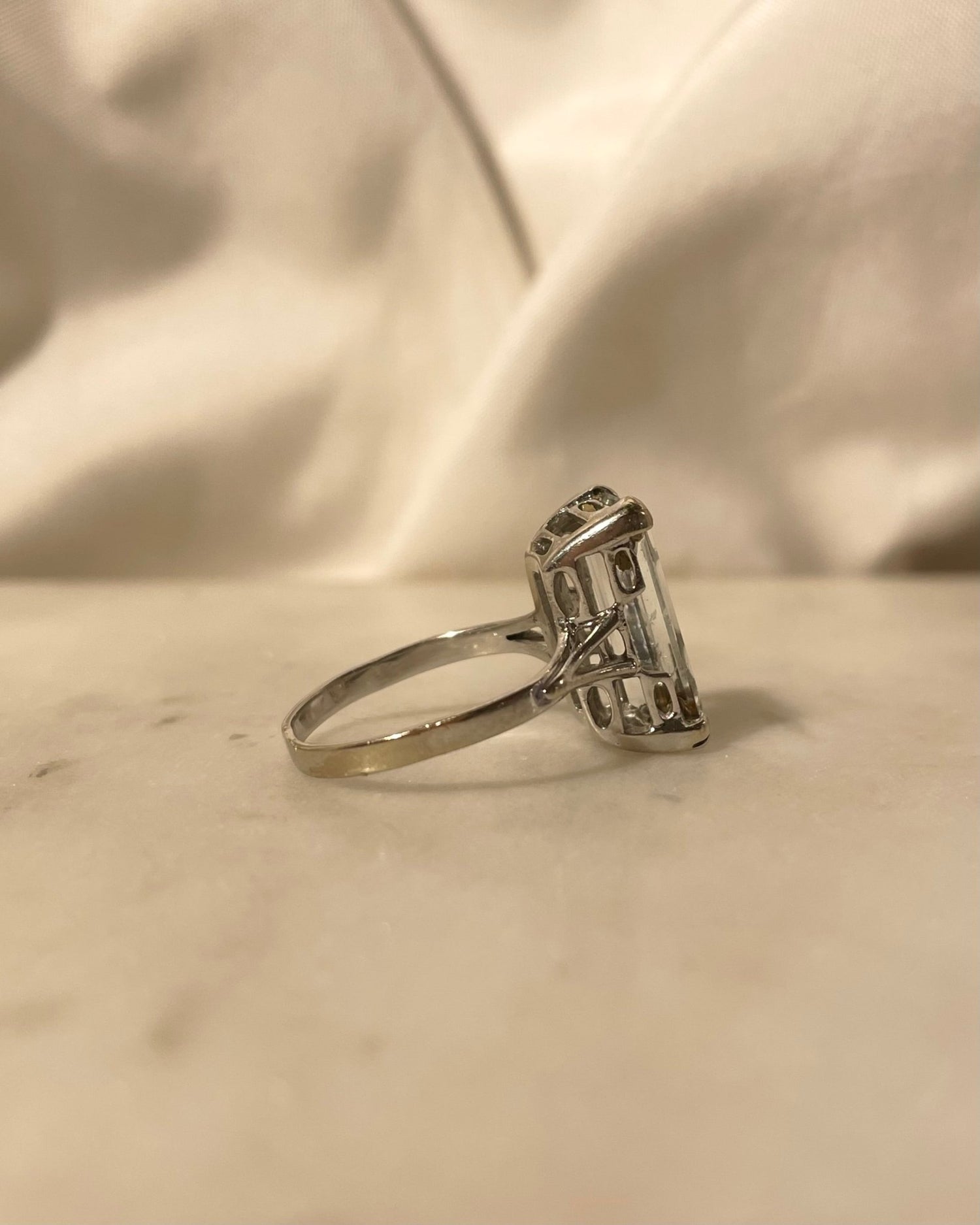 Bague Vintage Cocktail Aigue - marine 3 carats &quot;Sanna&quot; - Elliade Paris
