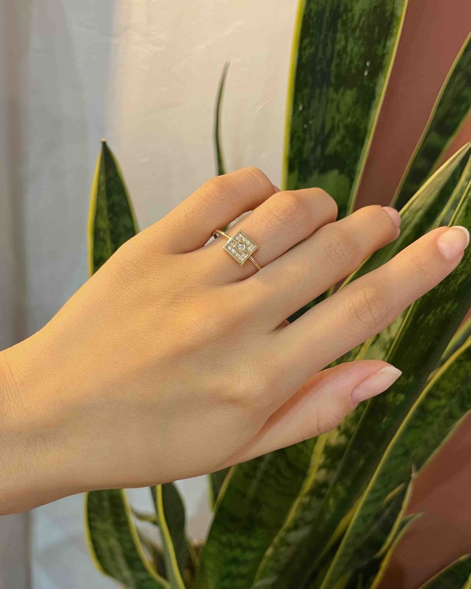 Bague Vintage Diamants 0.14 Carat &quot;Gwenaëlle&quot; - Elliade Paris