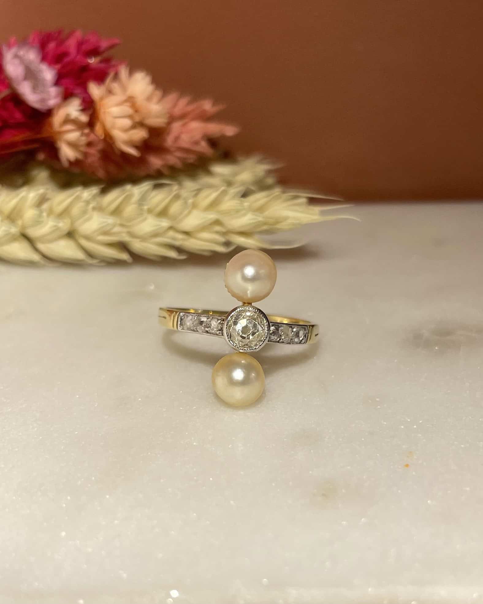 Bague Art-Déco Perles &amp; Diamants 0.53 carat "Calliope" - Elliade Paris