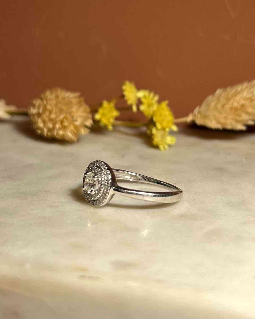 Anillo estilo Art Déco con 40 diamantes "Miari"