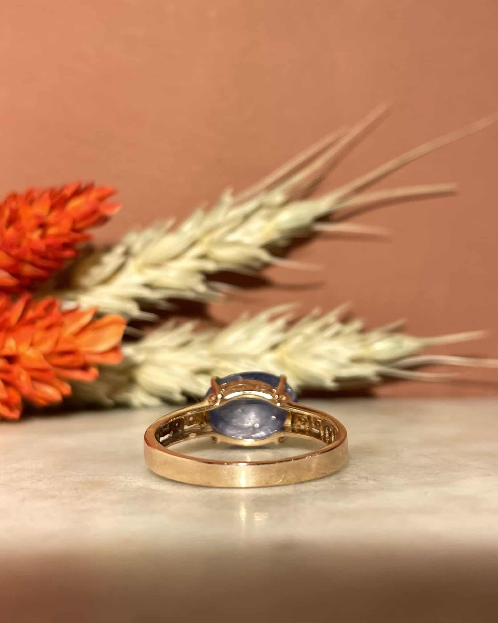 Bague Vintage Saphir 5.20 carats cabochon "Antonia"