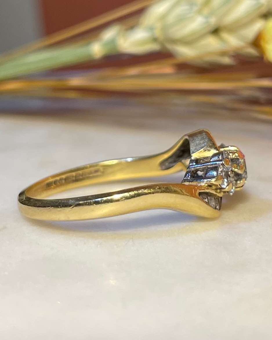 Anillo &quot;Phoebe&quot; con tourbillon de 15 diamantes