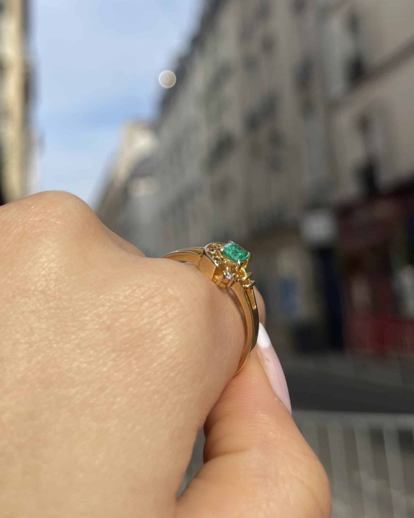 Bague Vintage Emeraude 0.50 carat &amp; Diamants &quot;Nicola&quot; - Elliade Paris