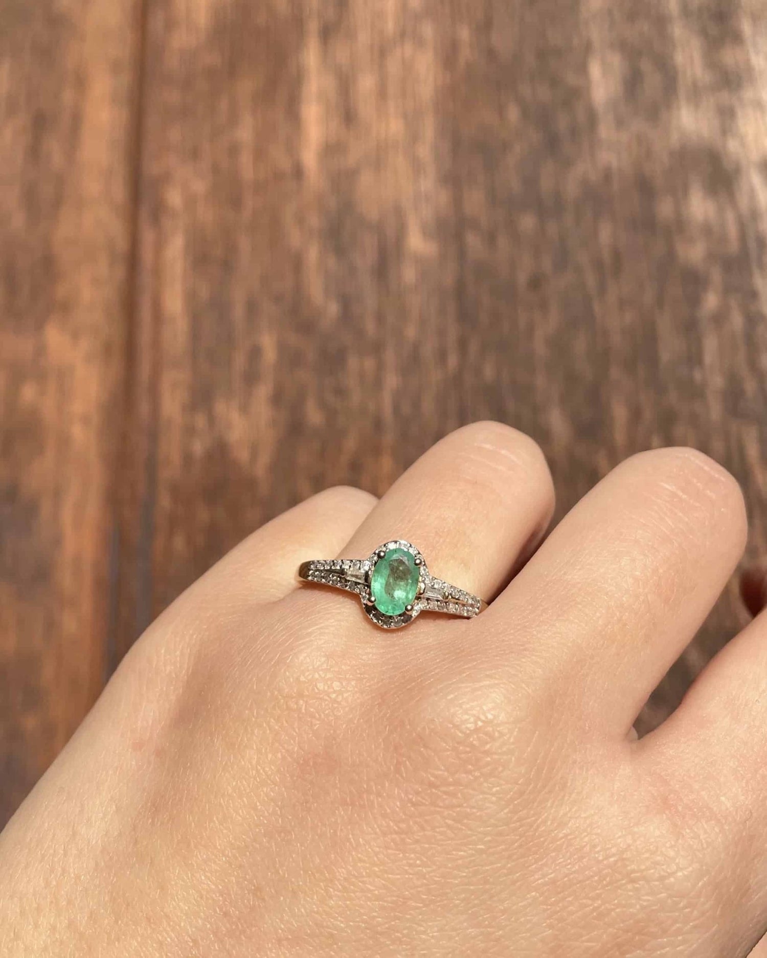 Bague Vintage Émeraude 0.65 carat &amp; Diamants &quot;Hope&quot; - Elliade Paris