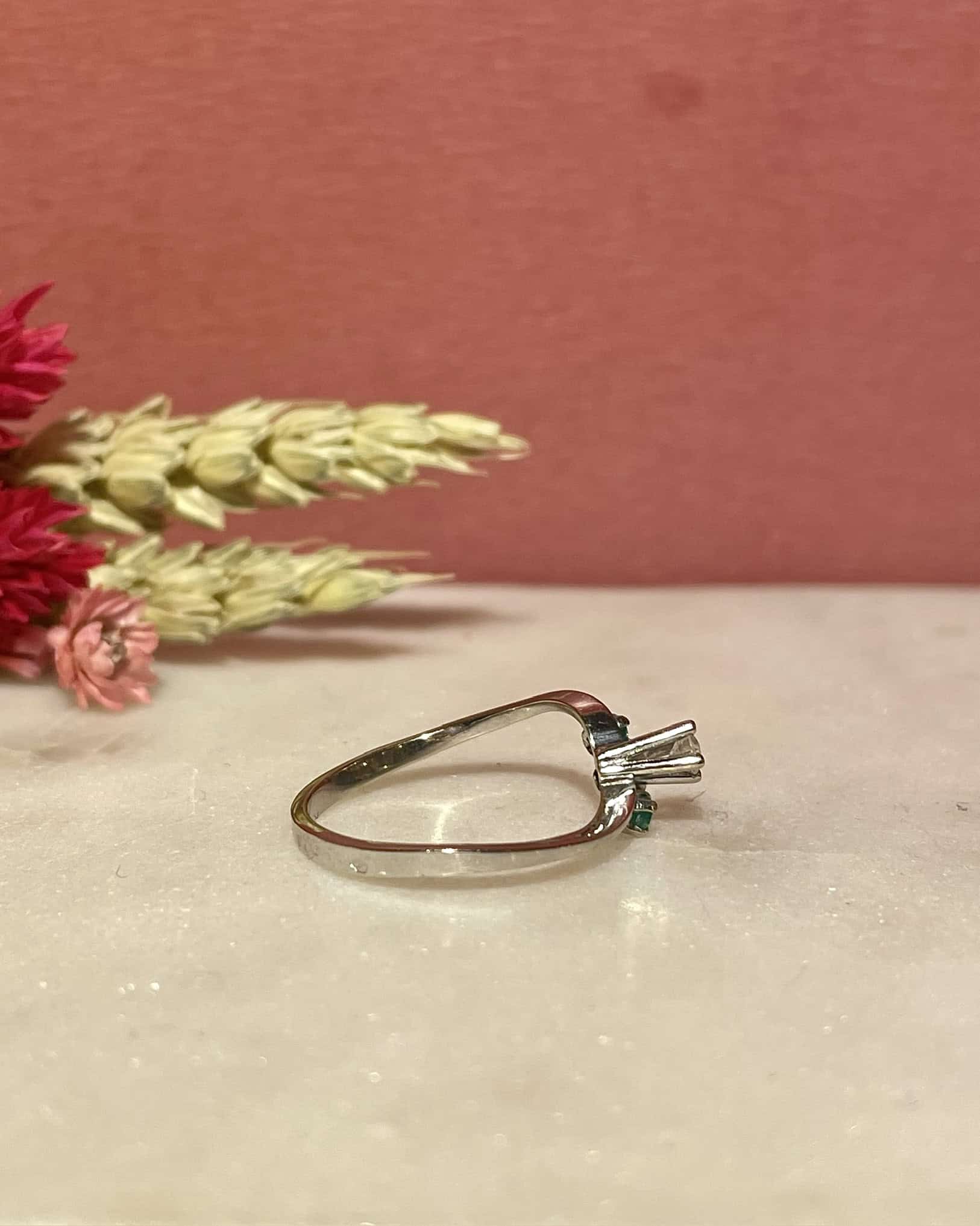 Bague Vintage Émeraudes &amp; Diamants "Kelani" - Elliade Paris