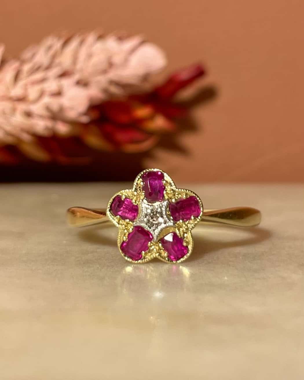 Bague Marguerite Rubis 0.45 carat coeur Diamant "Loreena"