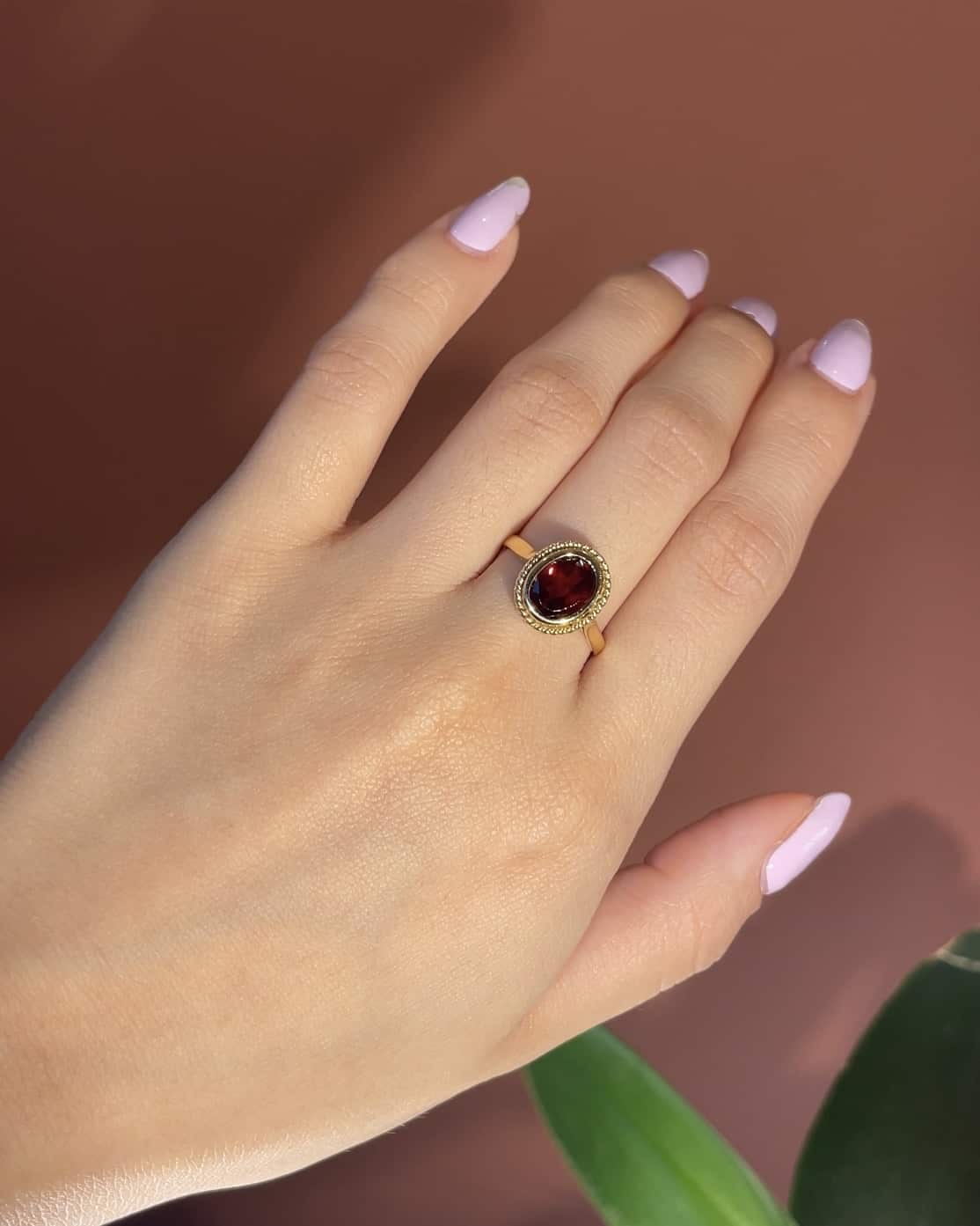 Bague Vintage Grenat 2 Carats "Gislene" - Elliade Paris