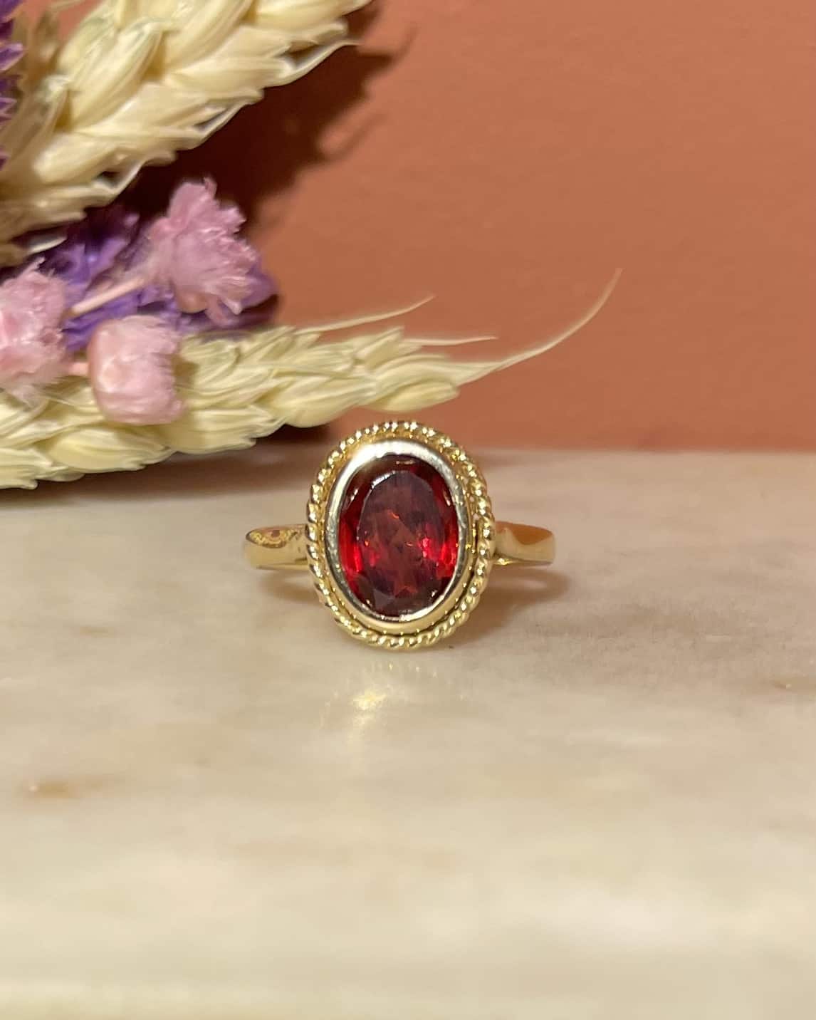 Bague Vintage Grenat 2 Carats "Gislene" - Elliade Paris