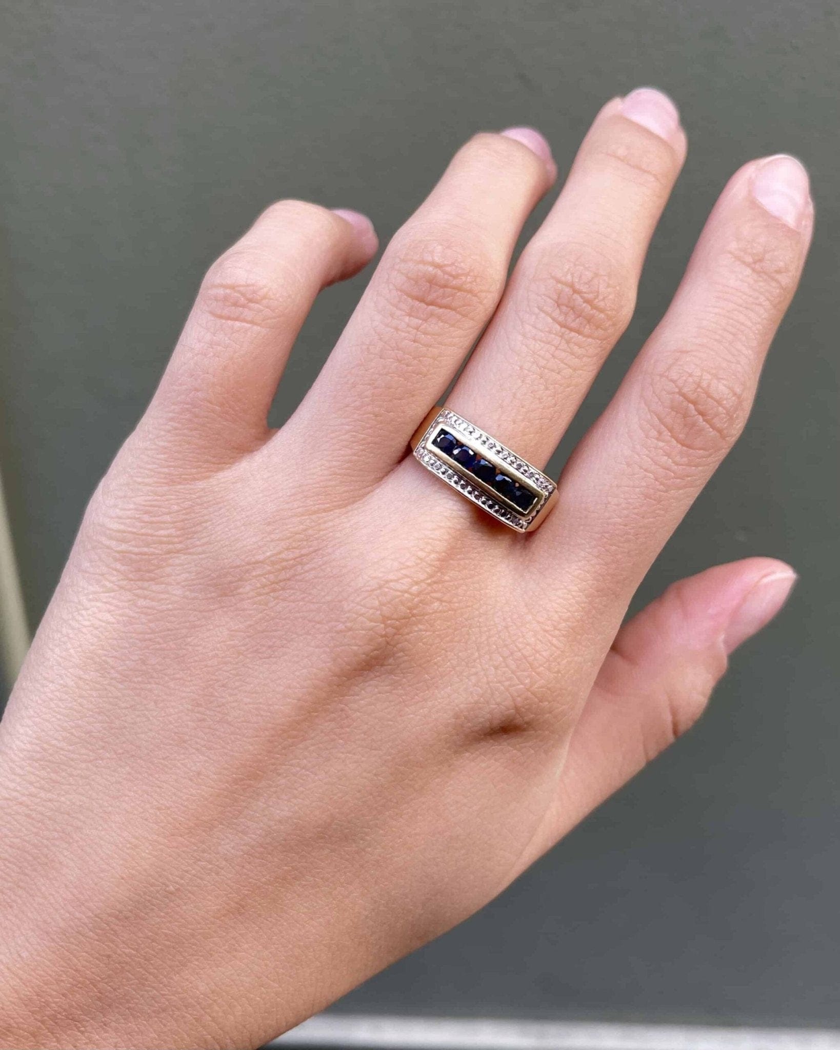 Bague Vintage Jonc Saphirs "Maora" - Elliade Paris