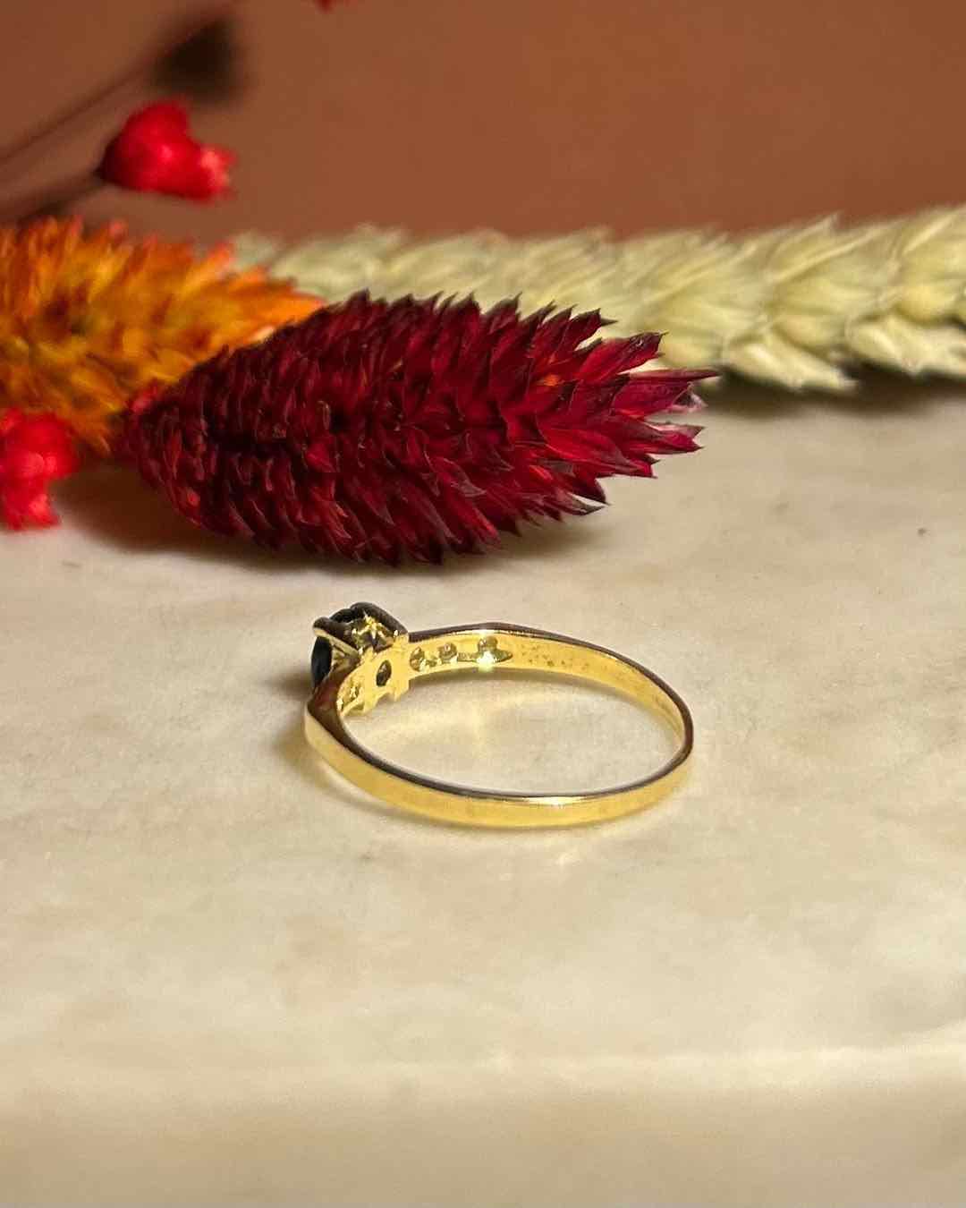 Bague Solitaire Saphir &amp; Diamants Vintage "Lison"