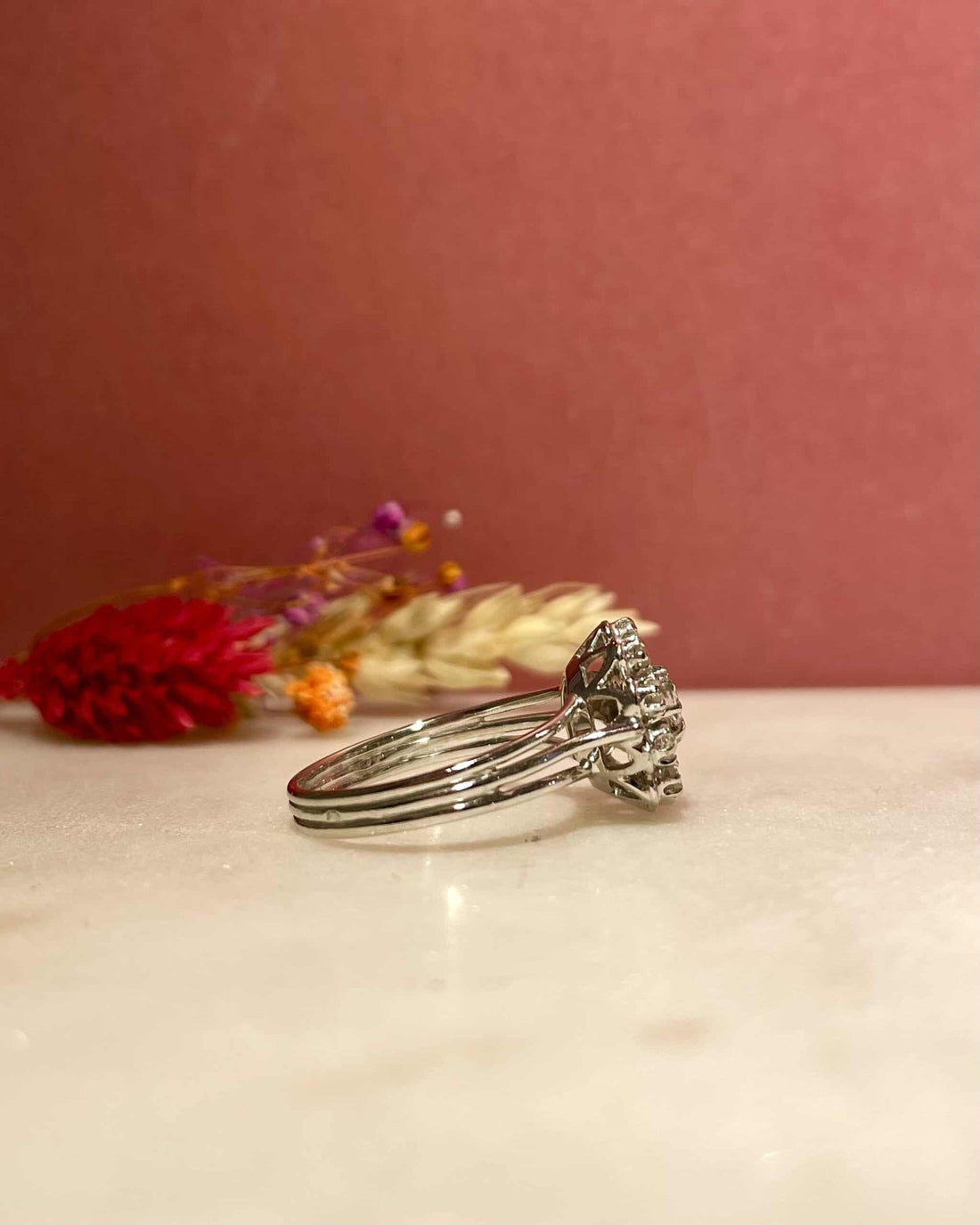 Bague Vintage Marguerite 11 Diamants 0.75 Carat "Joyce" - Elliade Paris