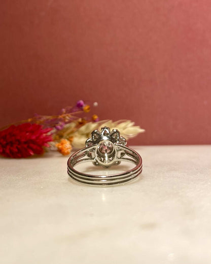Bague Vintage Marguerite 11 Diamants 0.75 Carat &quot;Joyce&quot; - Elliade Paris