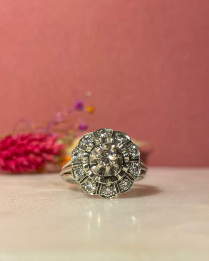 Bague Vintage Marguerite 11 Diamants 0.75 Carat &quot;Joyce&quot; - Elliade Paris