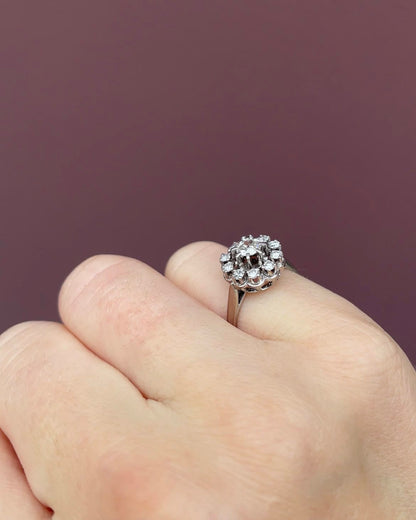 Bague Vintage Marguerite 11 Diamants &quot;Melody&quot; - Elliade Paris