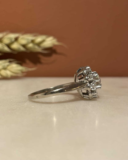 Bague Vintage Marguerite 11 Diamants &quot;Melody&quot; - Elliade Paris