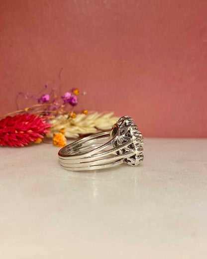 Bague Vintage Marguerite 13 Diamants &quot;Iris&quot; - Elliade Paris