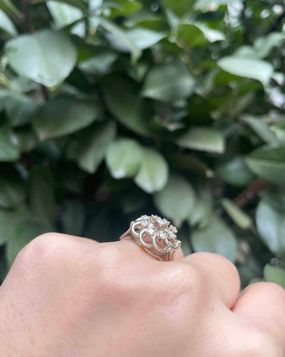 Bague Vintage Marguerite 9 Diamants &quot;Pauline&quot; - Elliade Paris