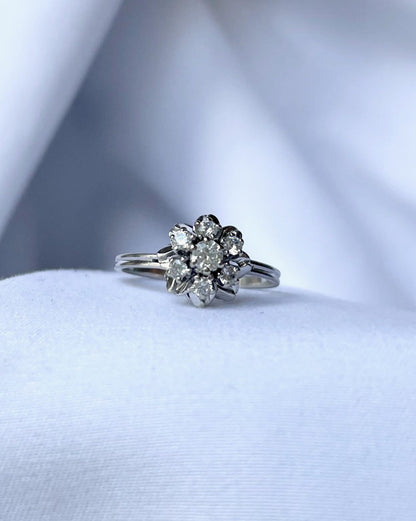 Anillo de margaritas con diamantes &quot;Lya&quot;