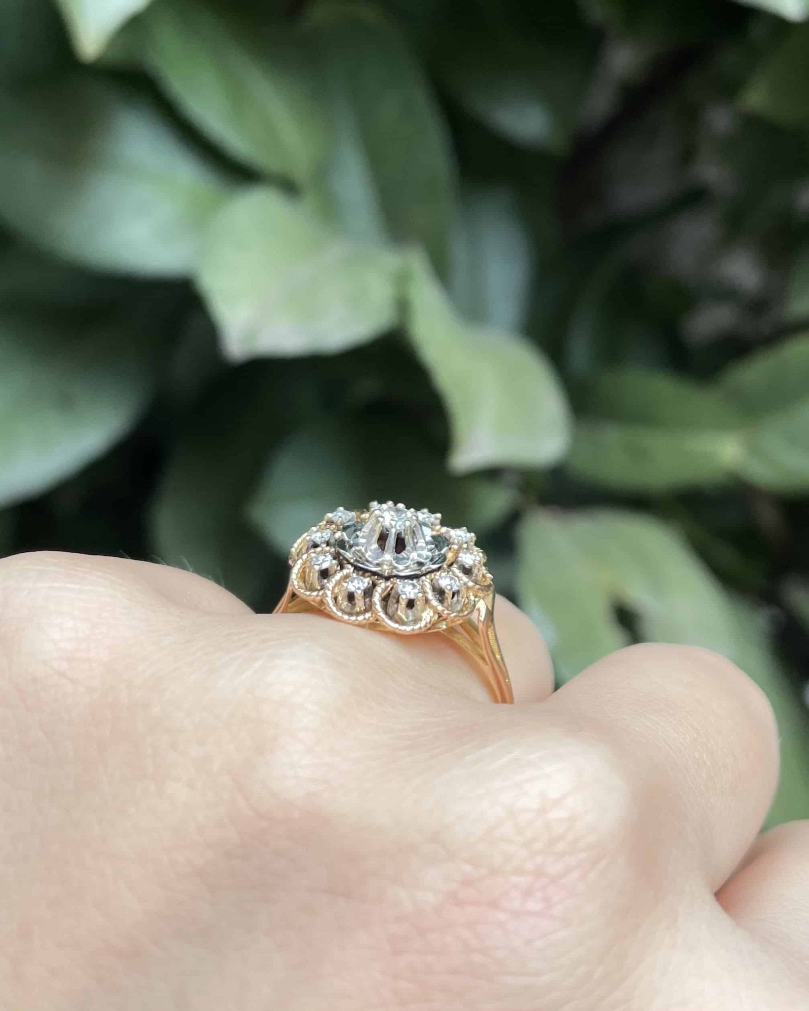 Bague Vintage Marguerite Diamants 0.30 carat &quot;Monna&quot; - Elliade Paris