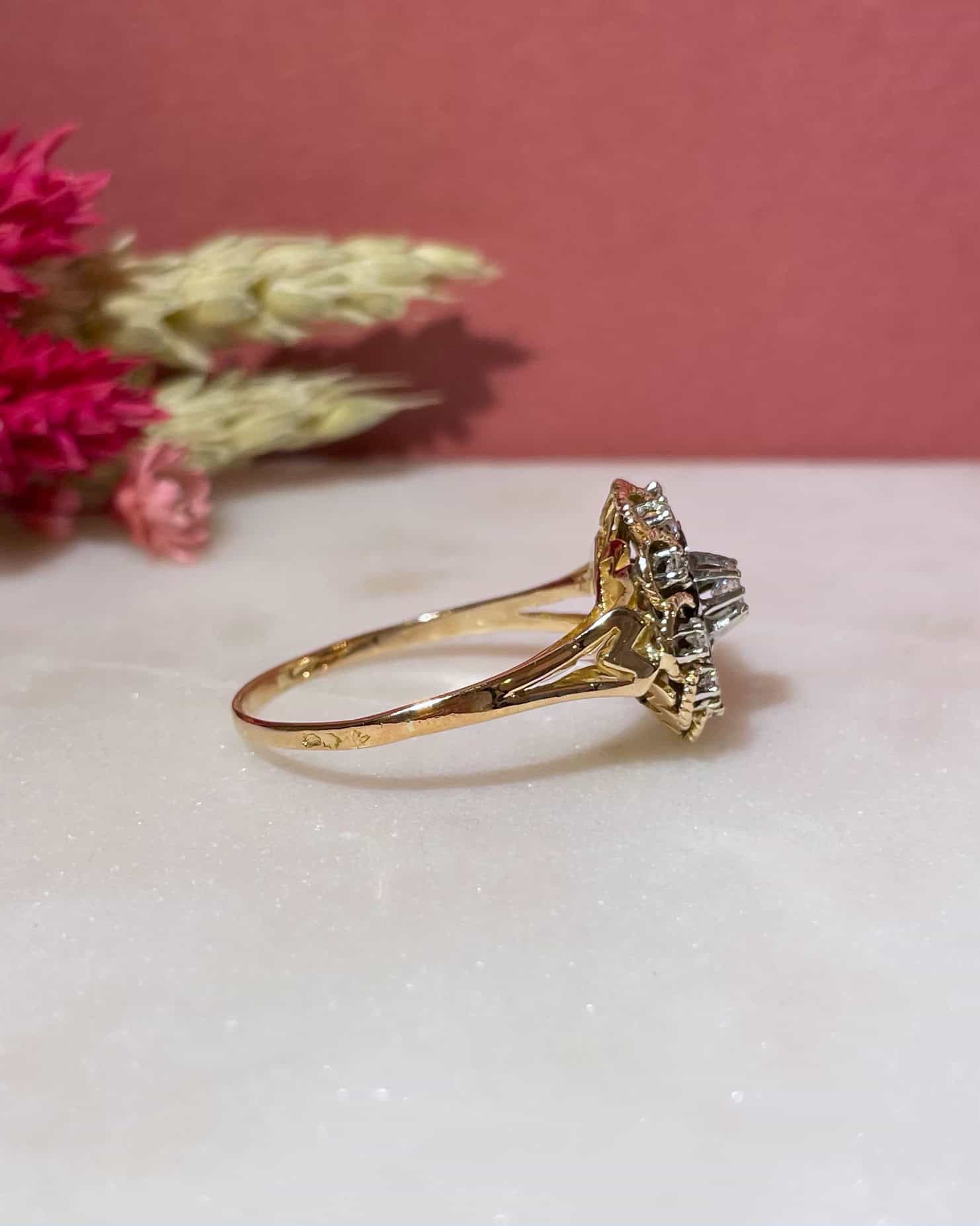 Bague Vintage Marguerite Diamants 0.30 carat &quot;Monna&quot; - Elliade Paris