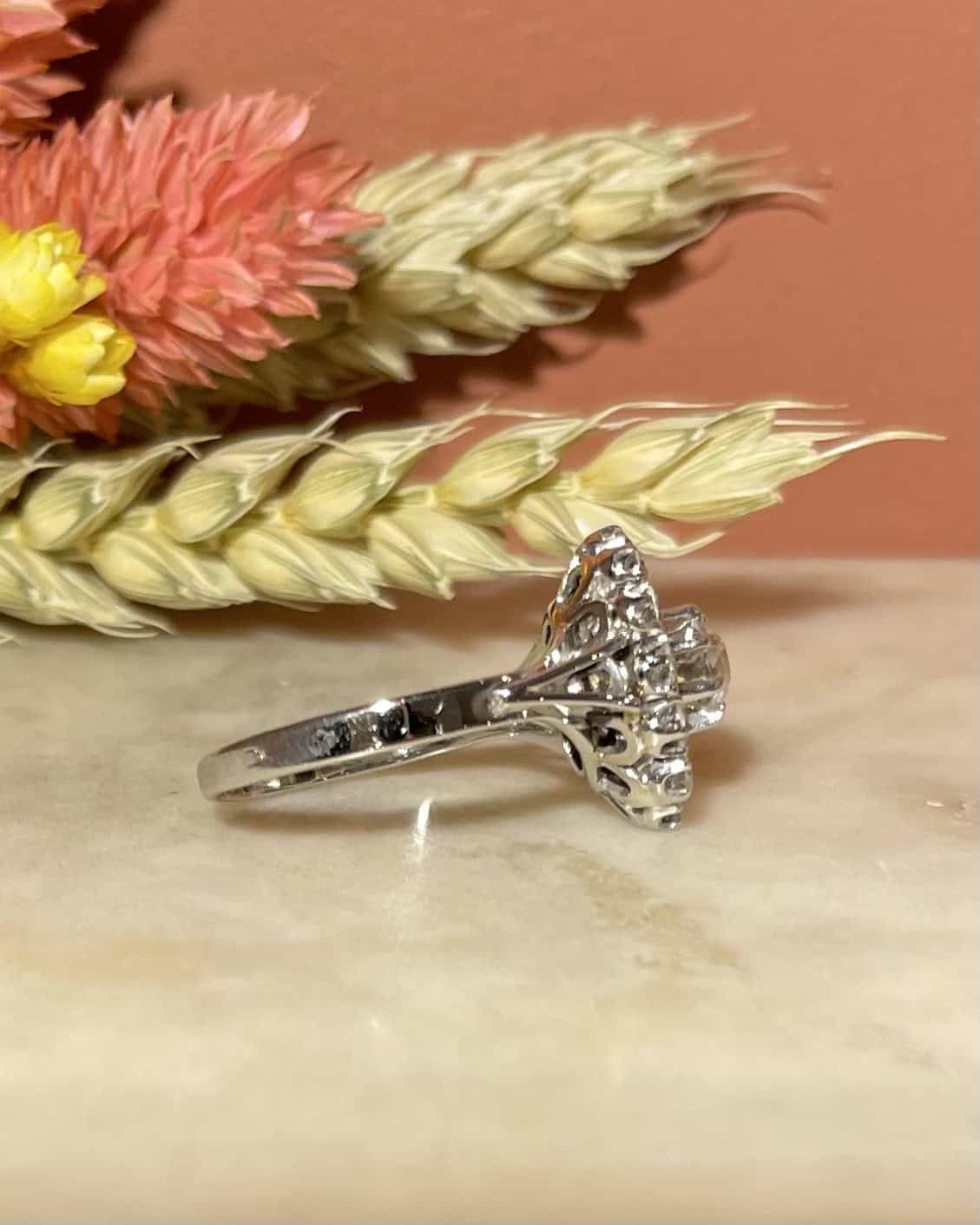 Bague Vintage Marguerite Diamants 1.05 carat au total &quot;Lina&quot; - Elliade Paris