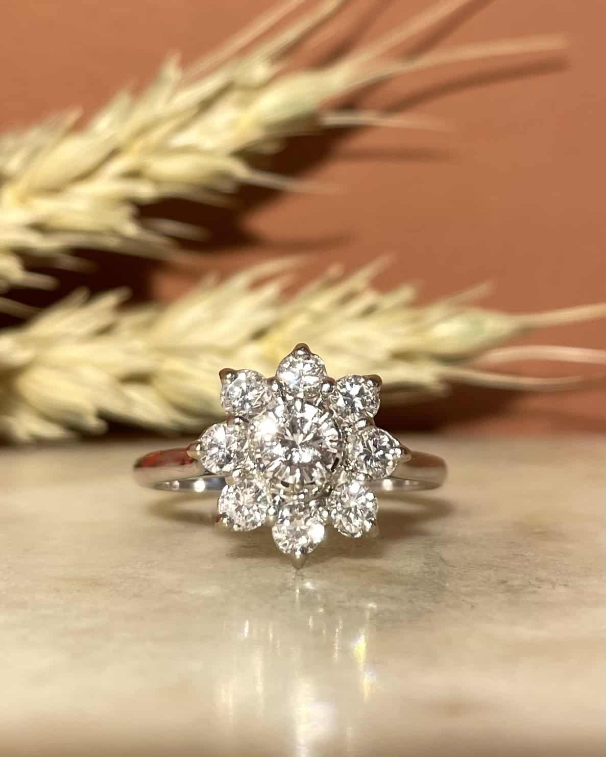 Bague Marguerite Vintage Diamants 0.94 carat &quot;Daniella&quot;