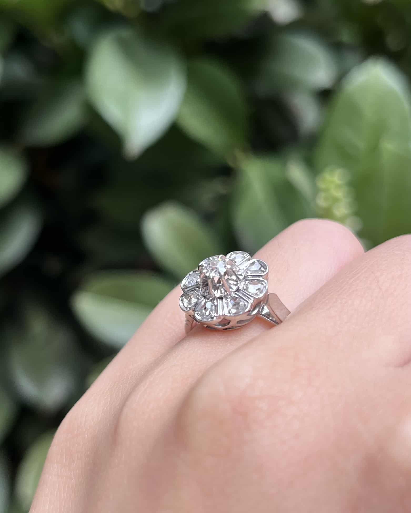 Art Deco Daisy Ring 9 Diamonds "Boheme"