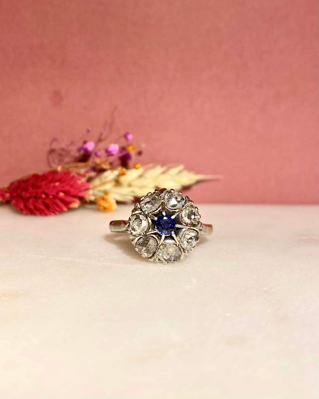 Bague Marguerite Saphir &amp; 7 Diamants 0.90 carat &quot;Micha&quot;