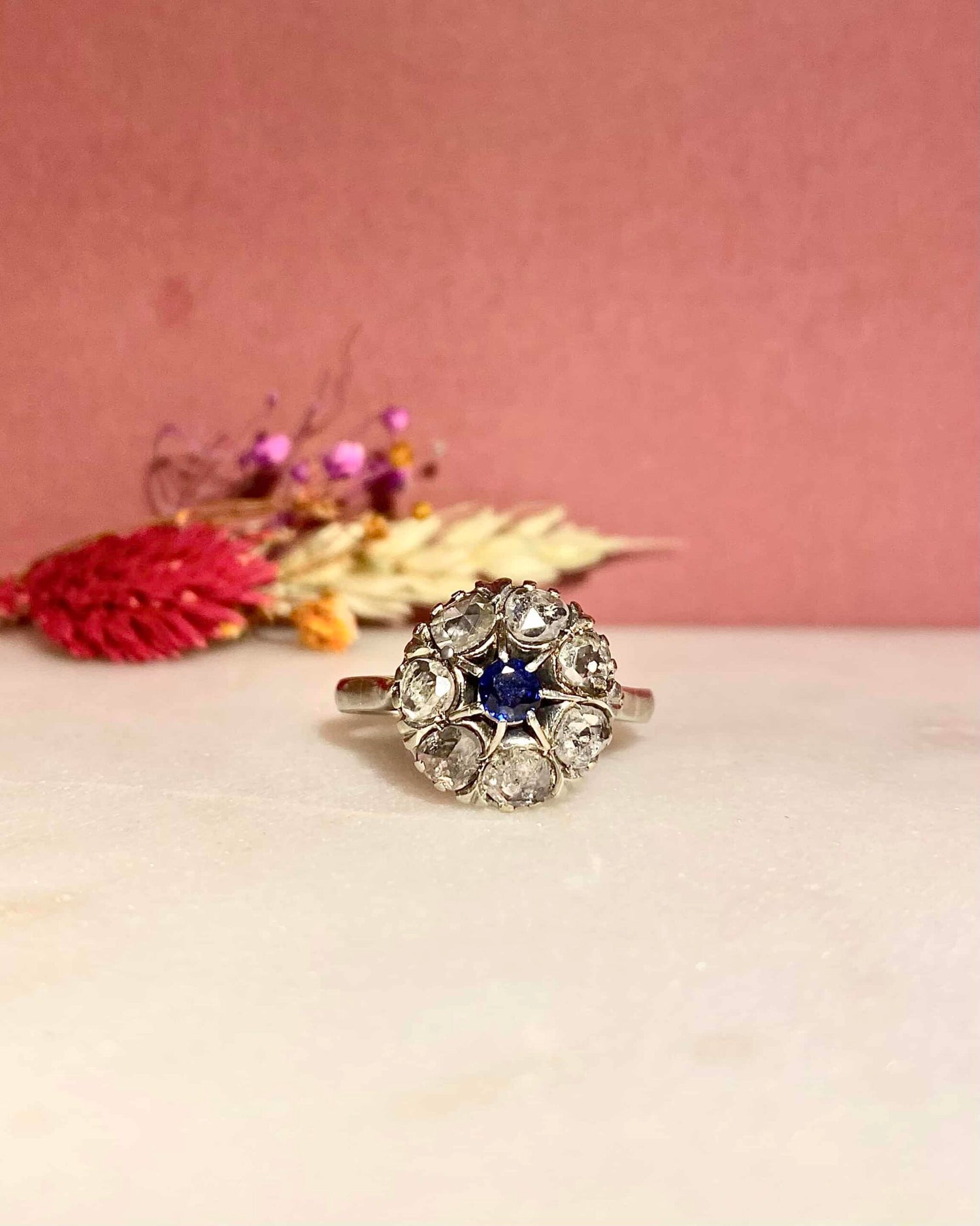 Bague Marguerite Saphir &amp; 7 Diamants 0.90 carat &quot;Micha&quot;