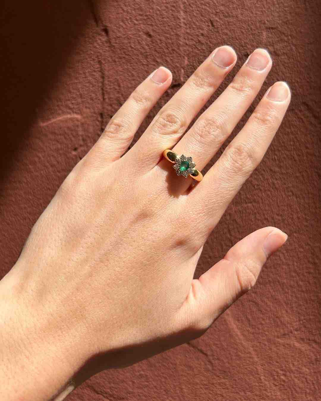 Bague Marguerite émeraude &amp; diamants "Marion"
