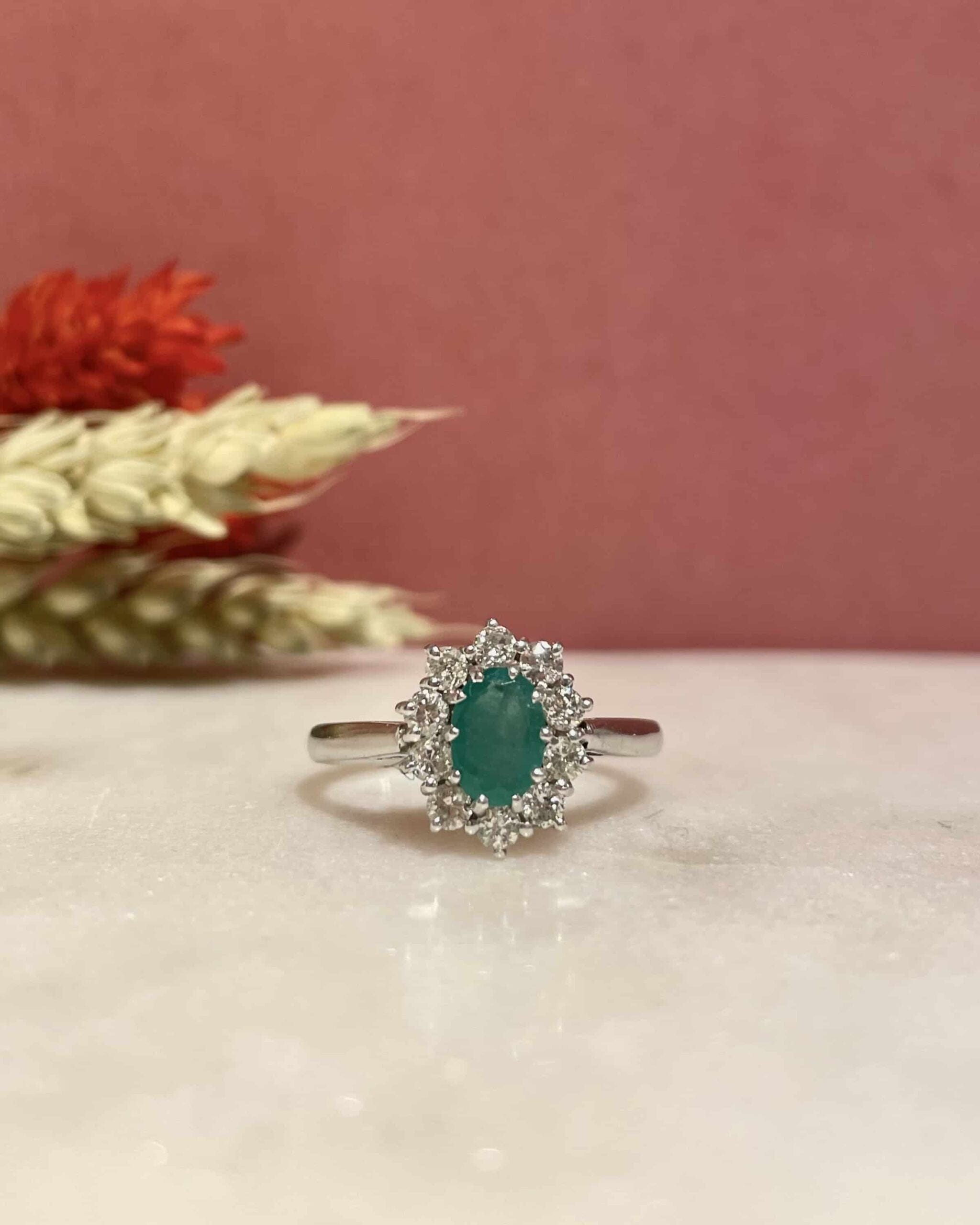 Bague Marguerite Émeraude 0.60 carat &amp; Diamants "Noémie"