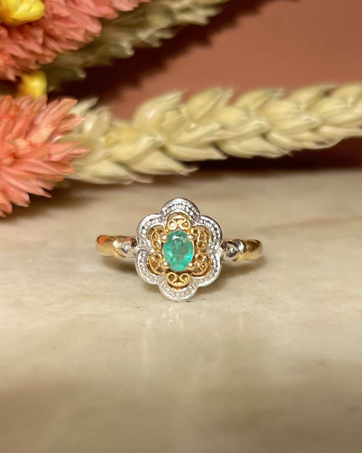 Bague Vintage Marguerite Émeraude &quot;Sarah&quot; - Elliade Paris