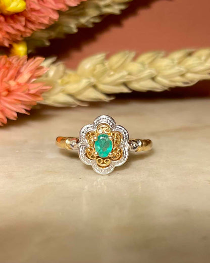 Bague Vintage Marguerite Émeraude &quot;Sarah&quot; - Elliade Paris