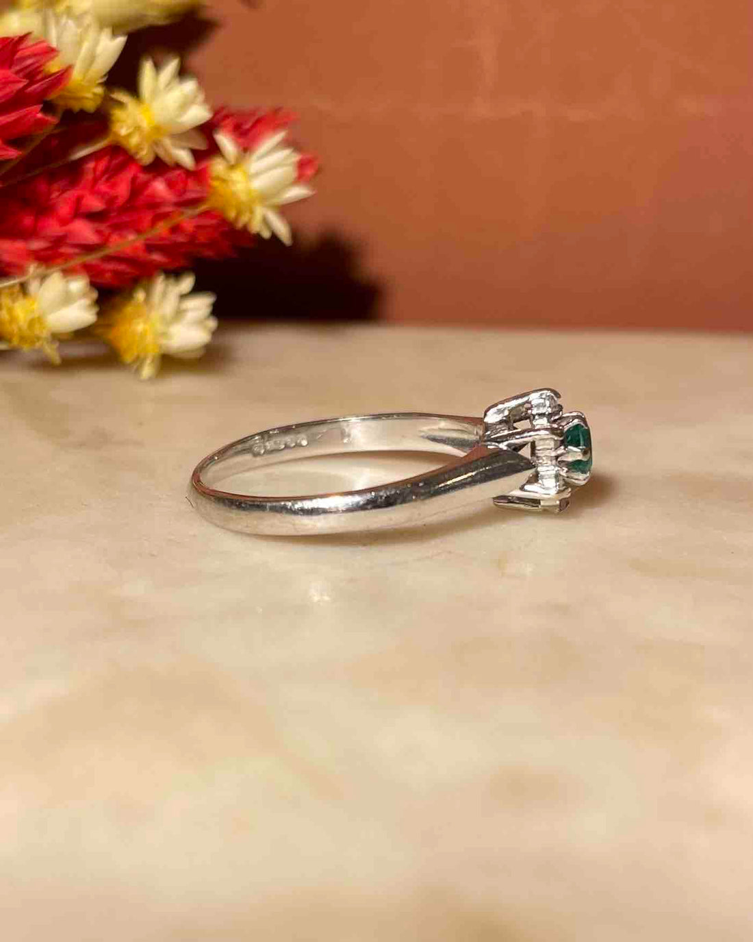 Bague Marguerite Emeraude &amp; Diamants &quot;Doriane&quot;