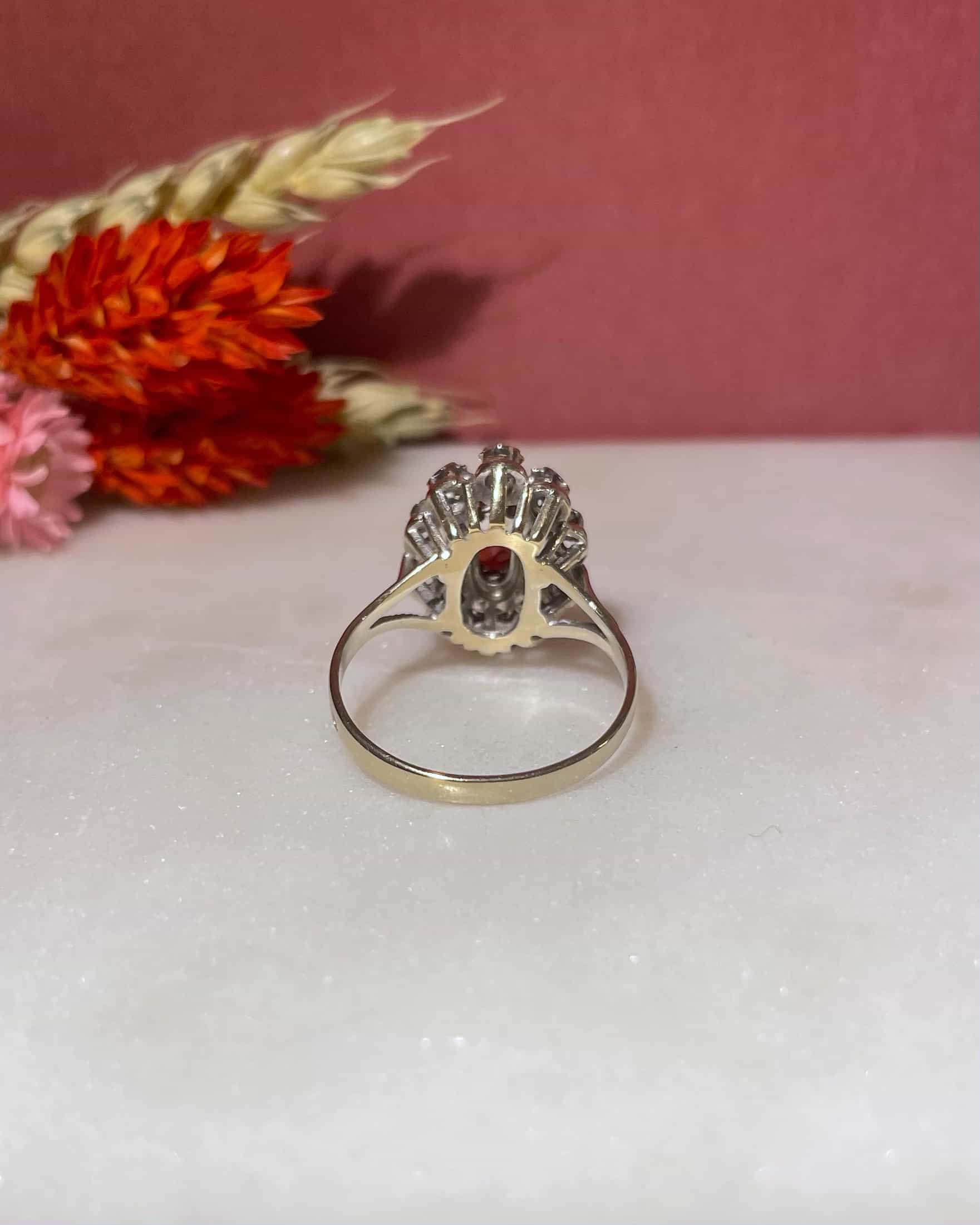 Bague Marguerite Grenat 1.20 carat &amp; 10 Diamants "Noura"