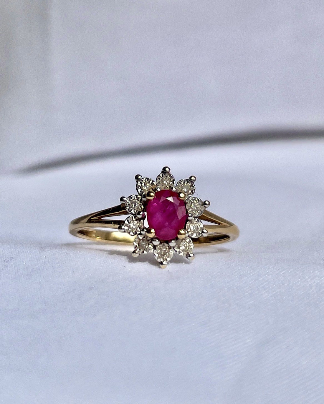 Bague Vintage Marguerite Rubis &quot;Manon&quot; - Elliade Paris