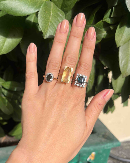 Anillo de margaritas de zafiro y diamantes de 2 quilates &quot;Ryna&quot;