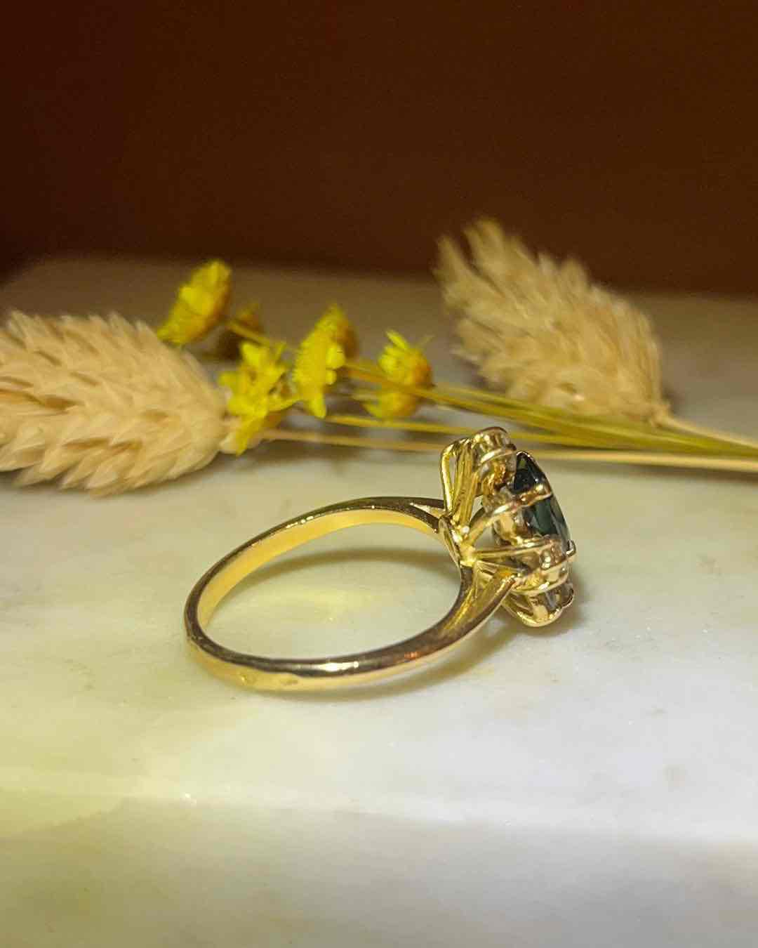 Bague Marguerite Diamants &amp; Saphir &quot;Elisabeth&quot;