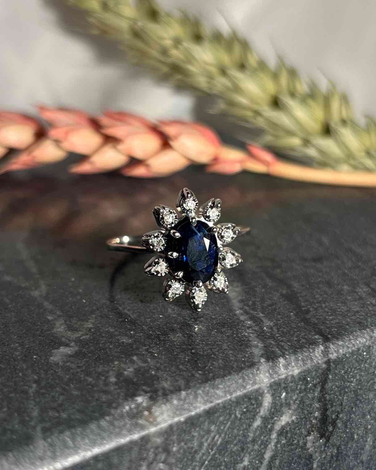 Bague Vintage Marguerite Saphir "Lila" - Elliade Paris