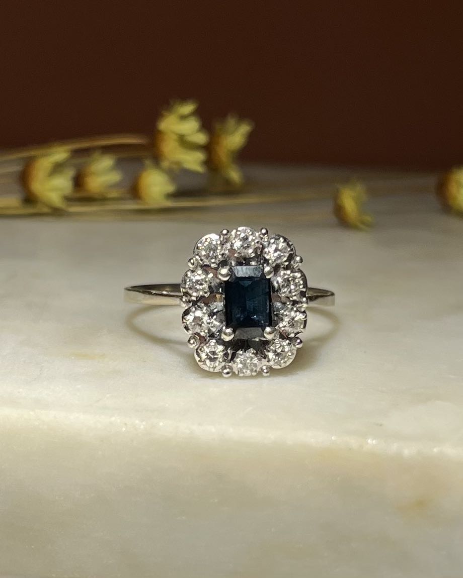 Bague Vintage Marguerite Saphir "Mina" - Elliade Paris
