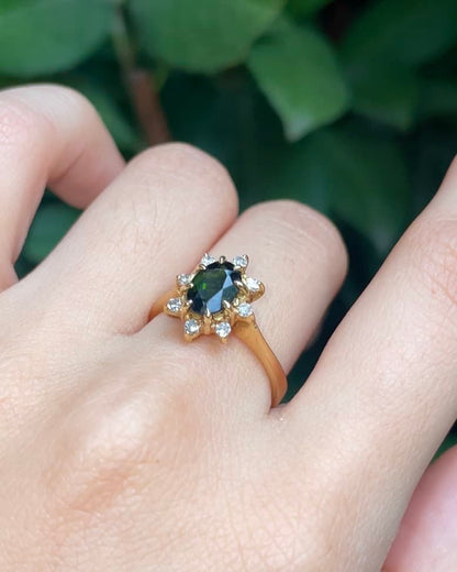 Bague Marguerite Tourmaline Verte &amp; Diamants &quot;Sunniva&quot;
