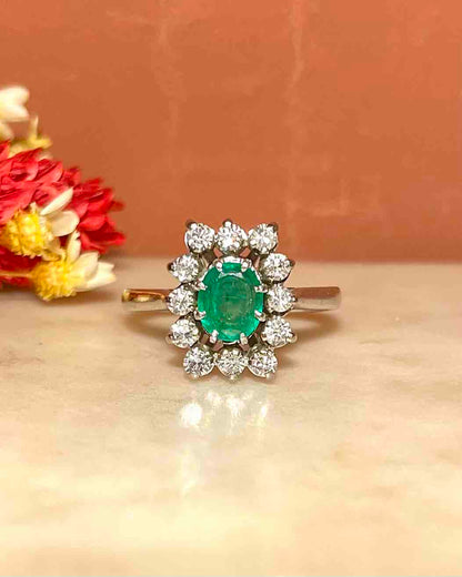 Anillo &quot;Amaria&quot; con margaritas de esmeralda y diamantes