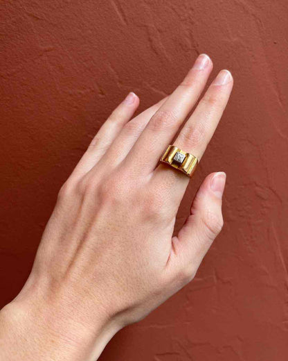 Anillo de tanque con diamantes &quot;Marla&quot; de 0,20 quilates
