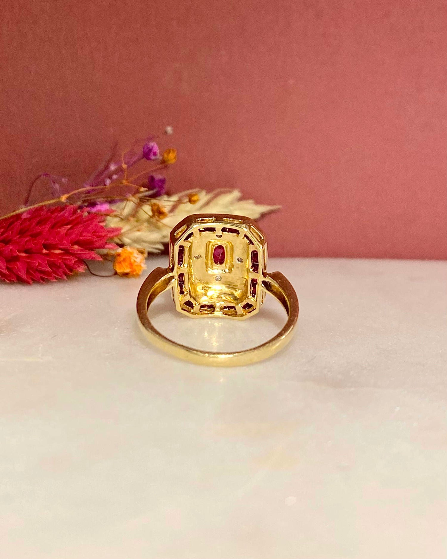 Bague Style Art-Déco 25 Rubis &amp; Diamants &quot;Paisley&quot;