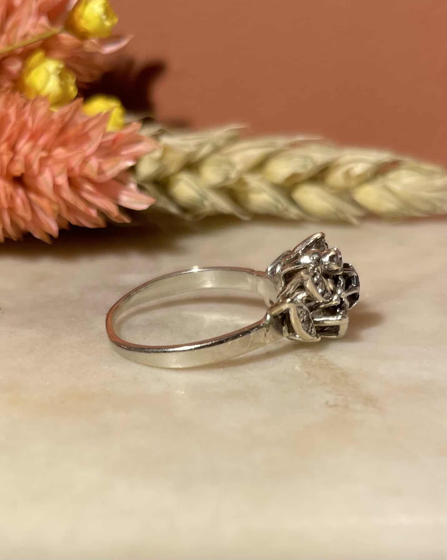 Bague Vintage Saphir &amp; 8 Diamants "Avory" - Elliade Paris