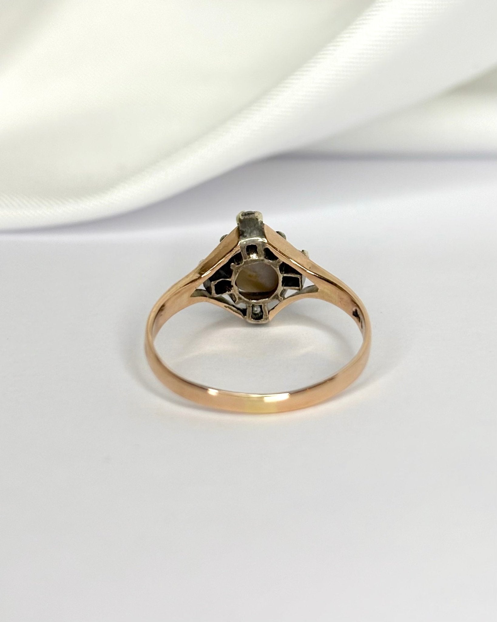 Bague Vintage Saphir Étoilé 1.20 carat &amp; Diamants "Ester" - Elliade Paris